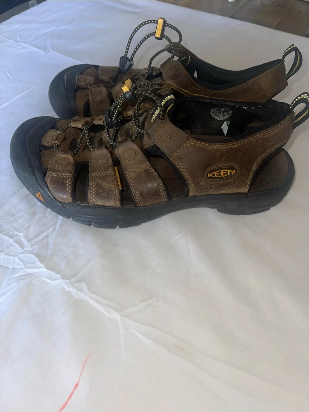 KEEN Men's Newport Slide Sandals Brown Leather Closed-Toe Sandals